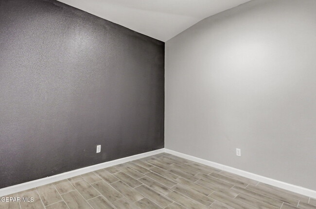 Building Photo - 9207 Santa Rosalia Ct