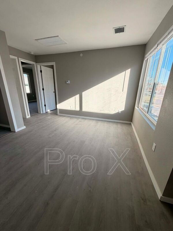 Building Photo - 117-121 S Byers Apartments