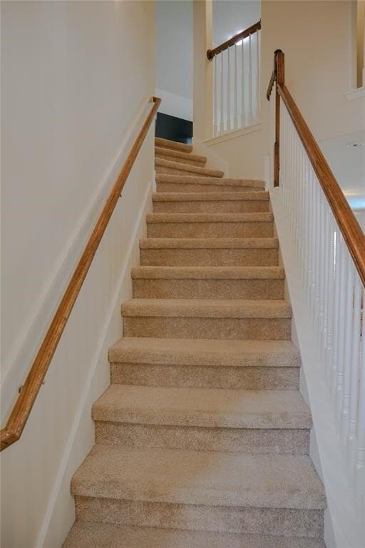 Building Photo - 1110 Crestmont Pl Loop
