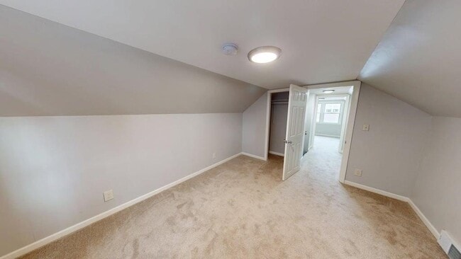 Building Photo - 97 Linton St