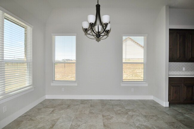 Building Photo - Fantastic 4-3-3 in Weatherford, Azle ISD!