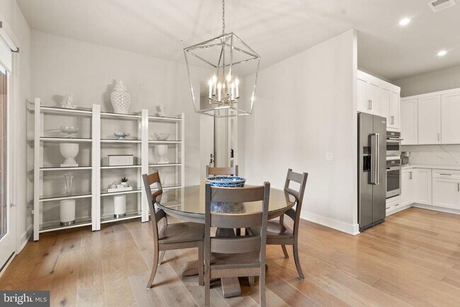 Building Photo - 43443 Croson Ln