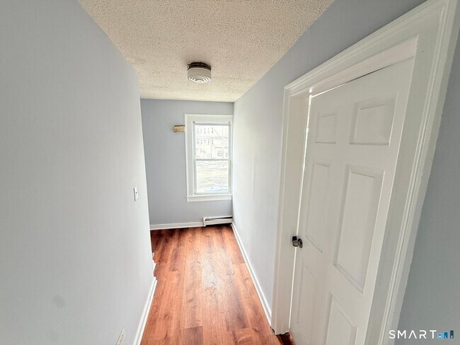 Building Photo - 240 Wood Ave