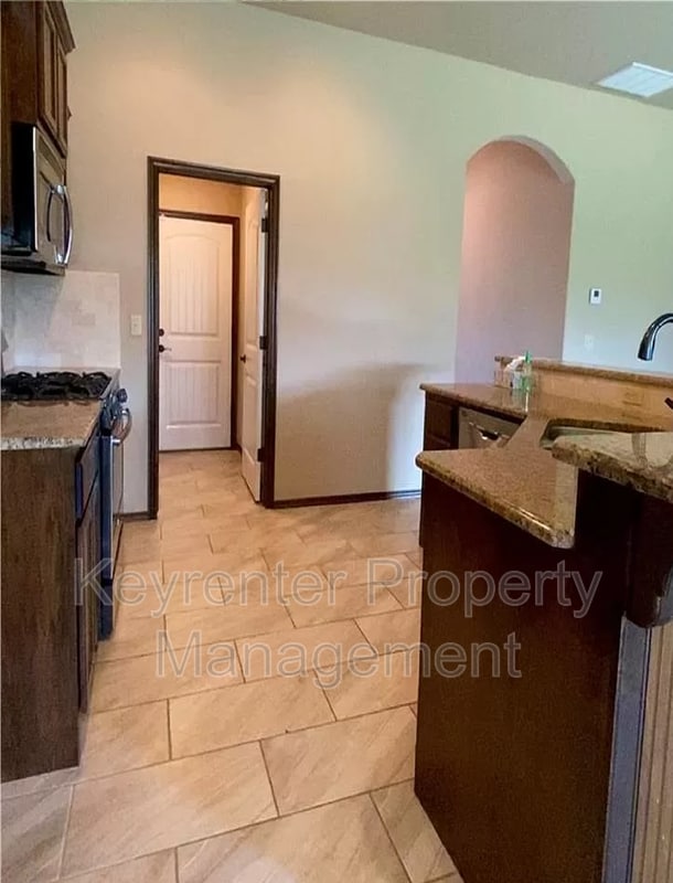 Building Photo - 1540 SW 95th St