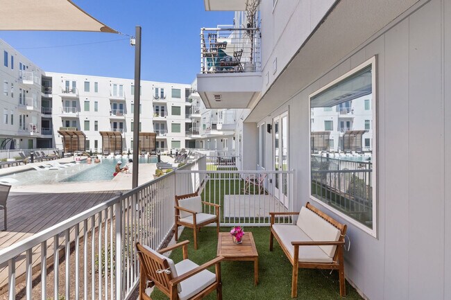 Building Photo - 5820 1/2 Cameron Road-SI FL1-ID1364166P