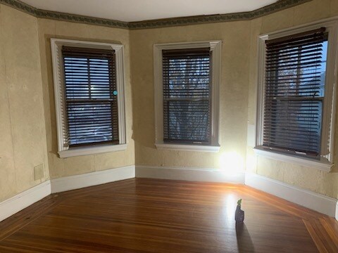 Building Photo - 950 Park Ave