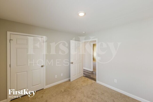 Building Photo - 7221 60th Ave E