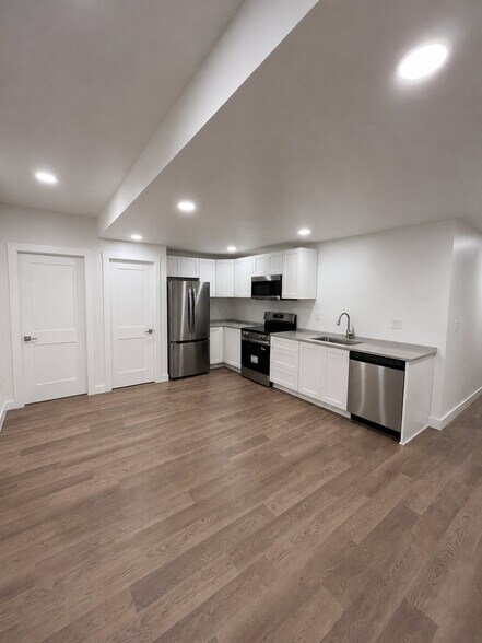 Building Photo - 3625 E Bluebell Dr
