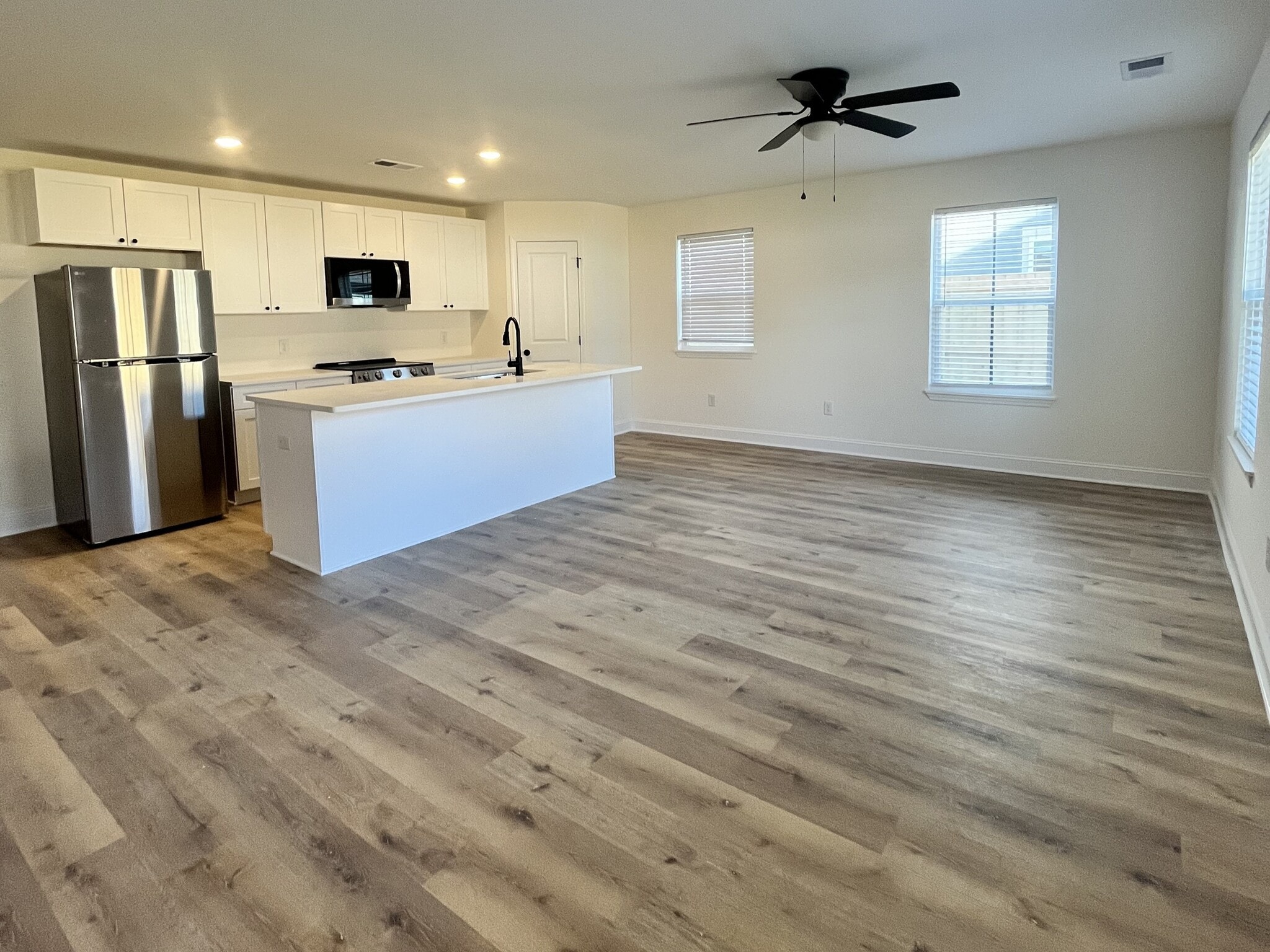 Building Photo - 121 Otis St