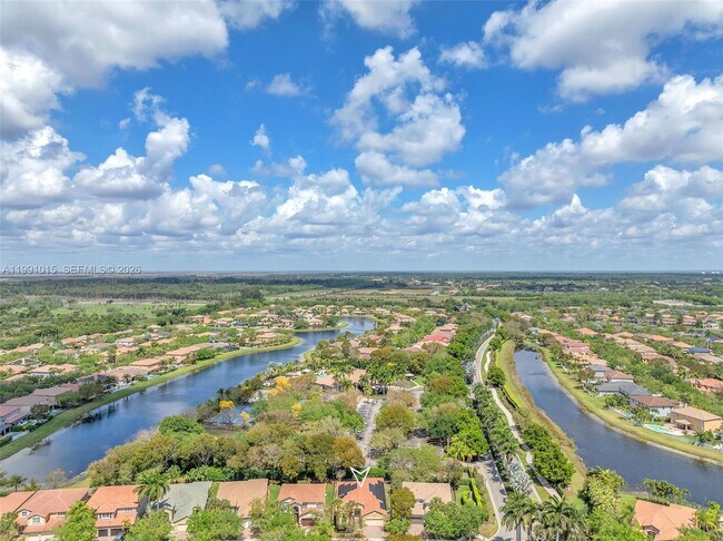 Building Photo - 19381 Stonebrook St
