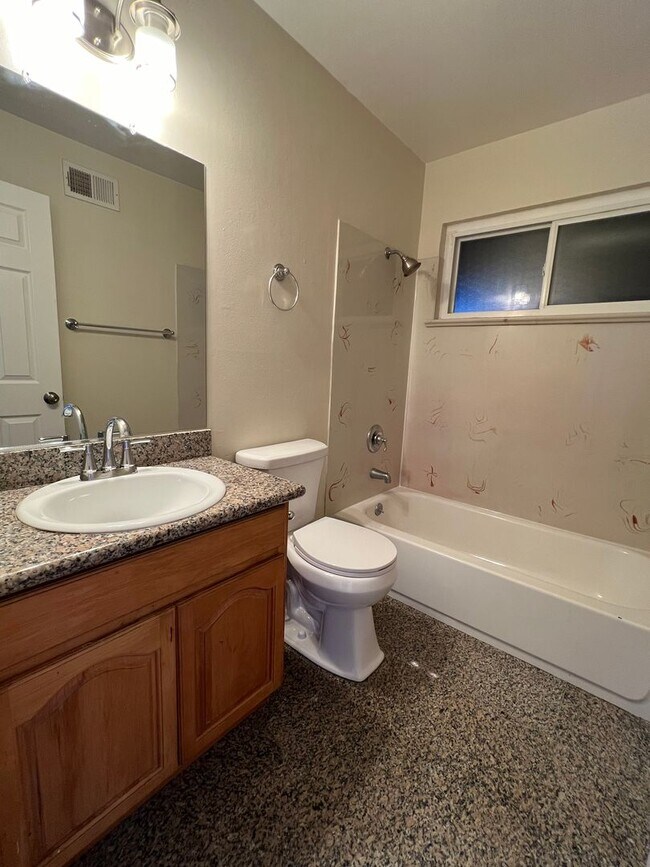 Building Photo - Blacow home for rent! $4000