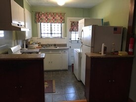 Building Photo - 2289 Monroe Ave