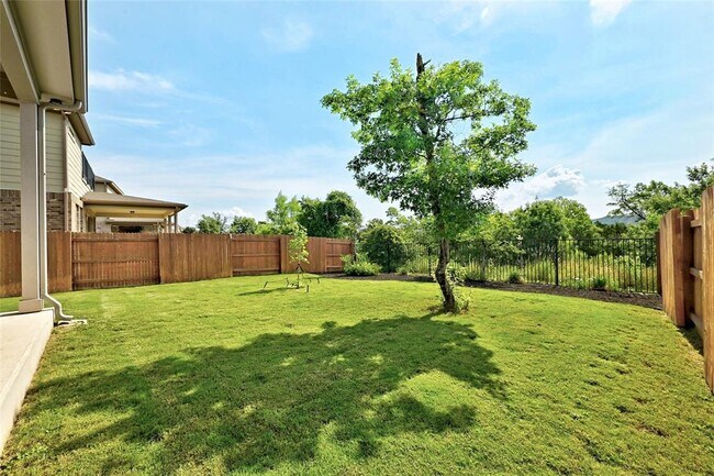 Building Photo - 6820 Llano Stage Trl
