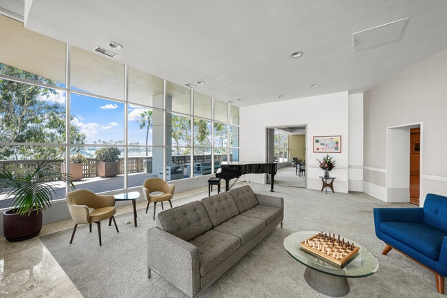 Building Photo - 700 E Ocean Blvd