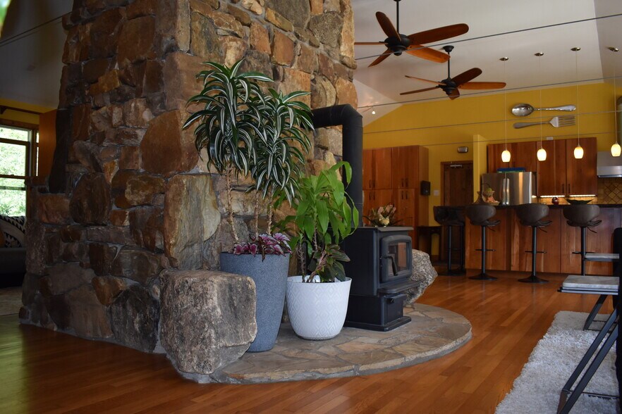 Building Photo - 336 Chunns Cove Rd