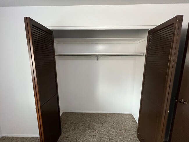 Building Photo - Union Park Apartment- Pics Coming Soon!