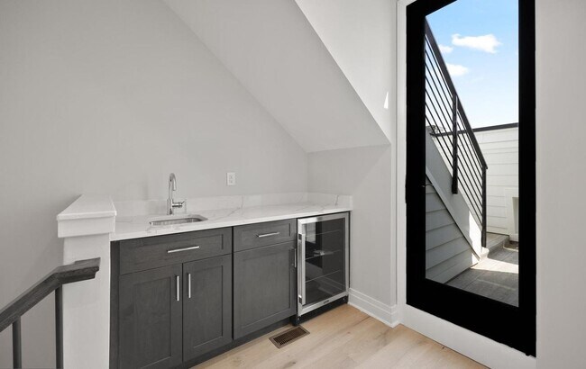 Building Photo - 431 Quincy St NW