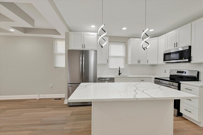 Building Photo - 3805 Penhurst Ave