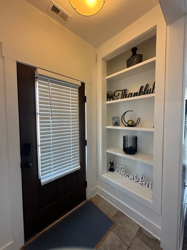 Building Photo - 1089 Garnet Dr