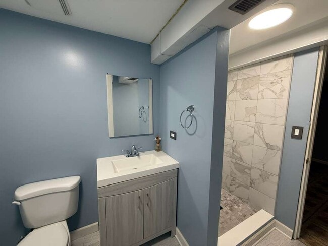 Building Photo - 1410 Whispering Springs Cir