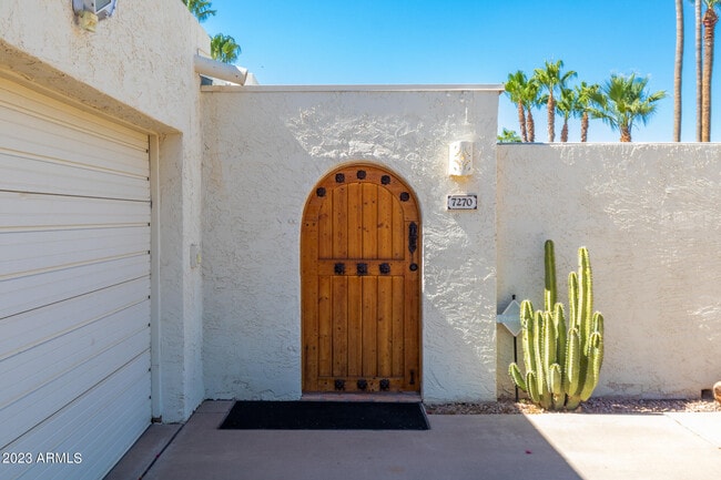 Primary Photo - 7270 E Loma Ln