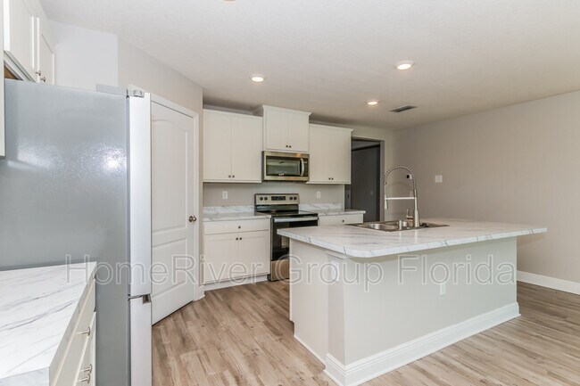 Building Photo - 4450 Warm Springs Way