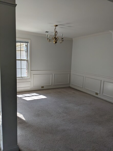 Dining room - 628 Hadlow St