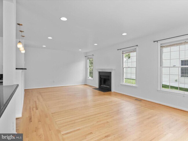 Building Photo - 1518 Summerset Pl