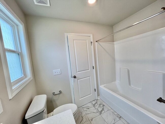 Building Photo - 120 Alta Crst Ln