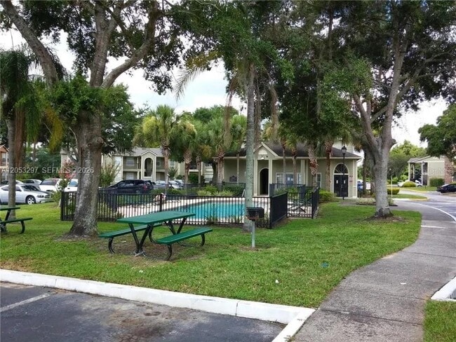 Building Photo - 2550 N Alafaya Trail