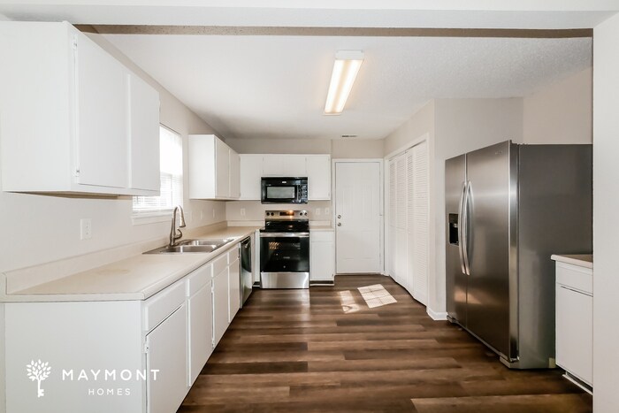 Building Photo - 5425 Bluff View Dr
