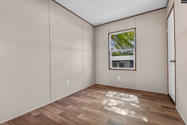 Building Photo - 600 Ermine Rd