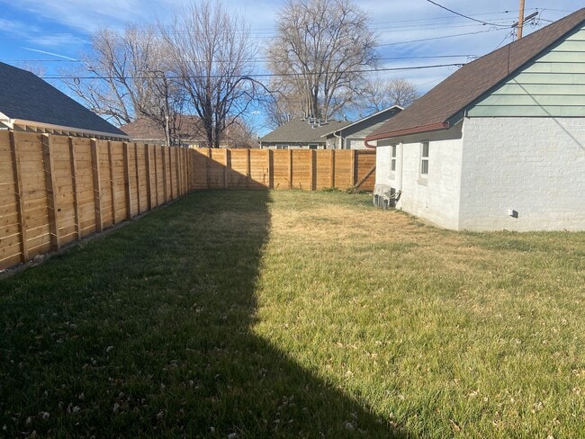 Building Photo - Beautiful 2 bedroom home in Chaffee Park with Huge Studio