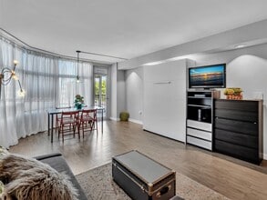 Building Photo - 3375 N Country Club Dr