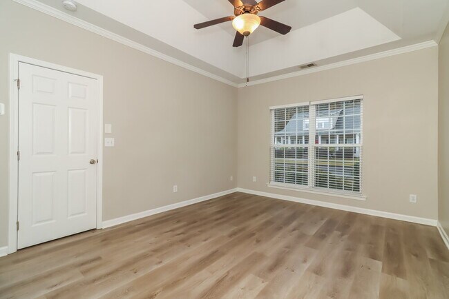 Building Photo - 4639 Liberty Square Dr