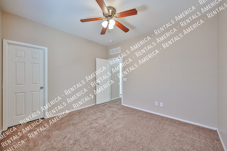 Building Photo - 3416 W la Mirada Dr