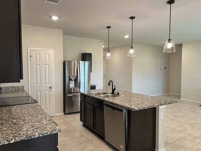 Building Photo - 9611 Murandy Dr