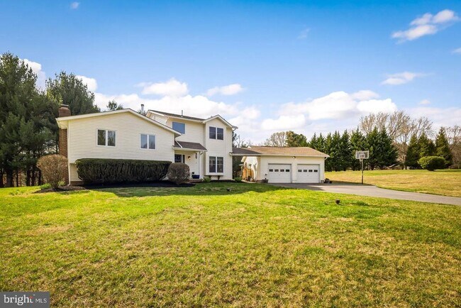 Building Photo - 6 Hounds Hollow Ct