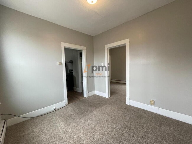 Building Photo - 4030 Pulaski St