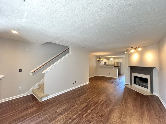 Building Photo - Townhouse in Nashboro Village!