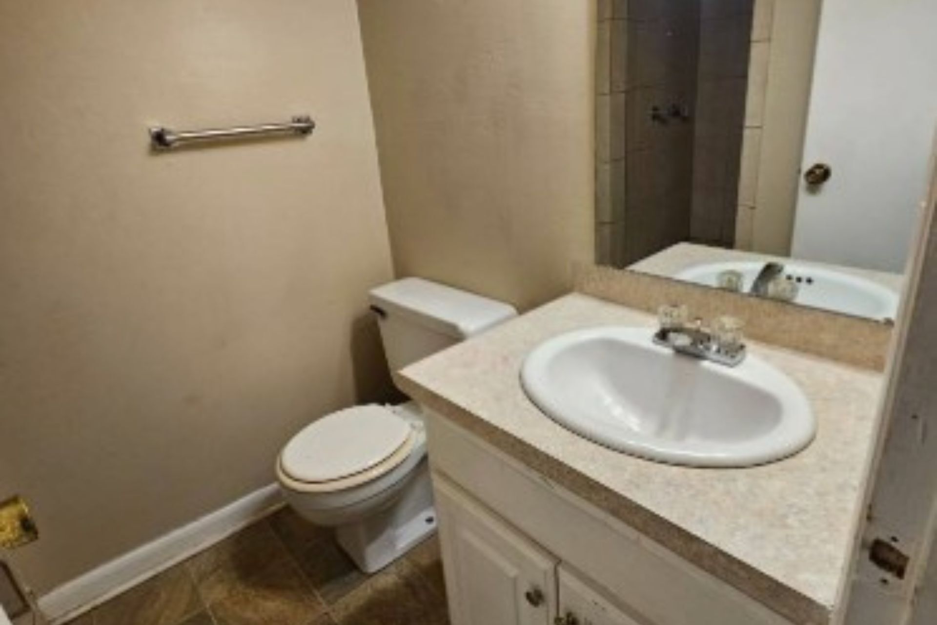 Building Photo - 1006 Towering Oaks Dr