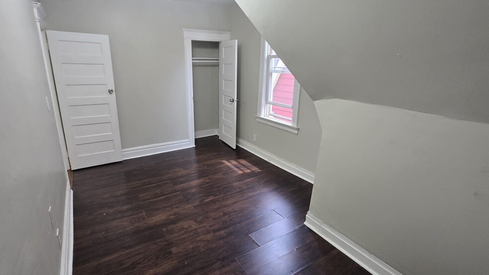 Building Photo - 849 S 15th St