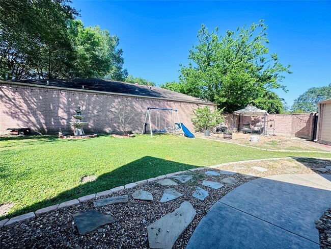 Building Photo - 7419 San Morino Dr