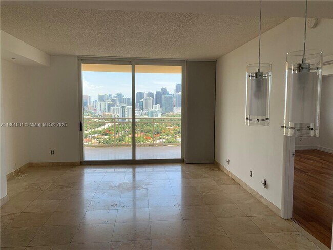 Building Photo - 2475 Brickell Ave