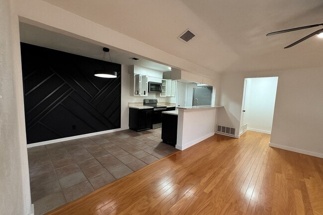 Building Photo - 3-Bedroom Home for Lease in Rowlett – Cul-...