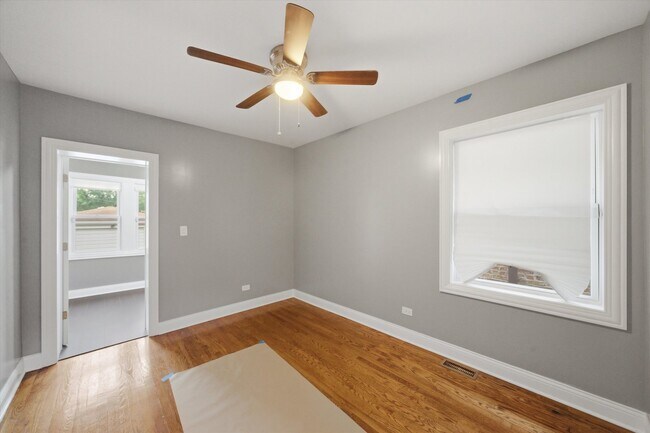 Building Photo - 8326 S Luella Ave