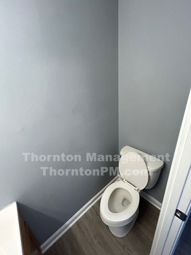 Building Photo - Culpeper Newly Renovated Townhouse
