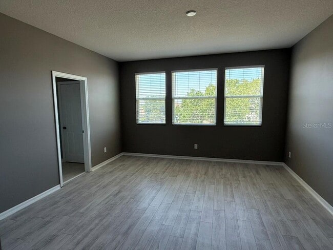 Building Photo - 15221 Sunrise Grove Ct