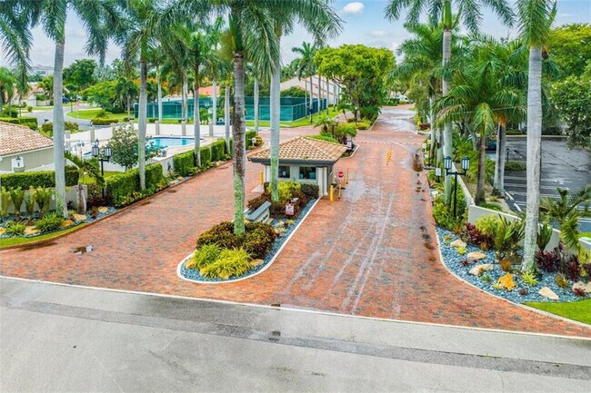 Building Photo - 50 Pelican Pointe Dr