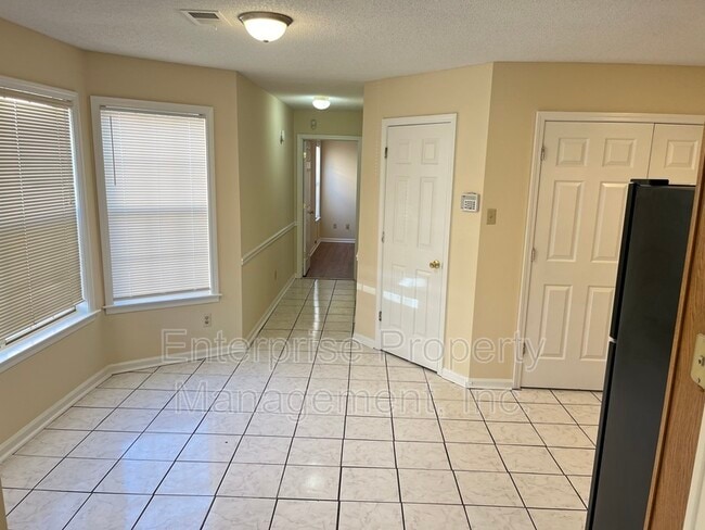 Building Photo - 4155 Tunbridge Pl